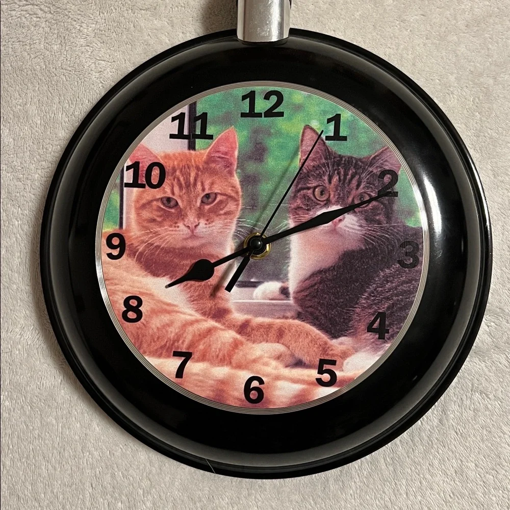 Cat Design Wall Clock. NWOT